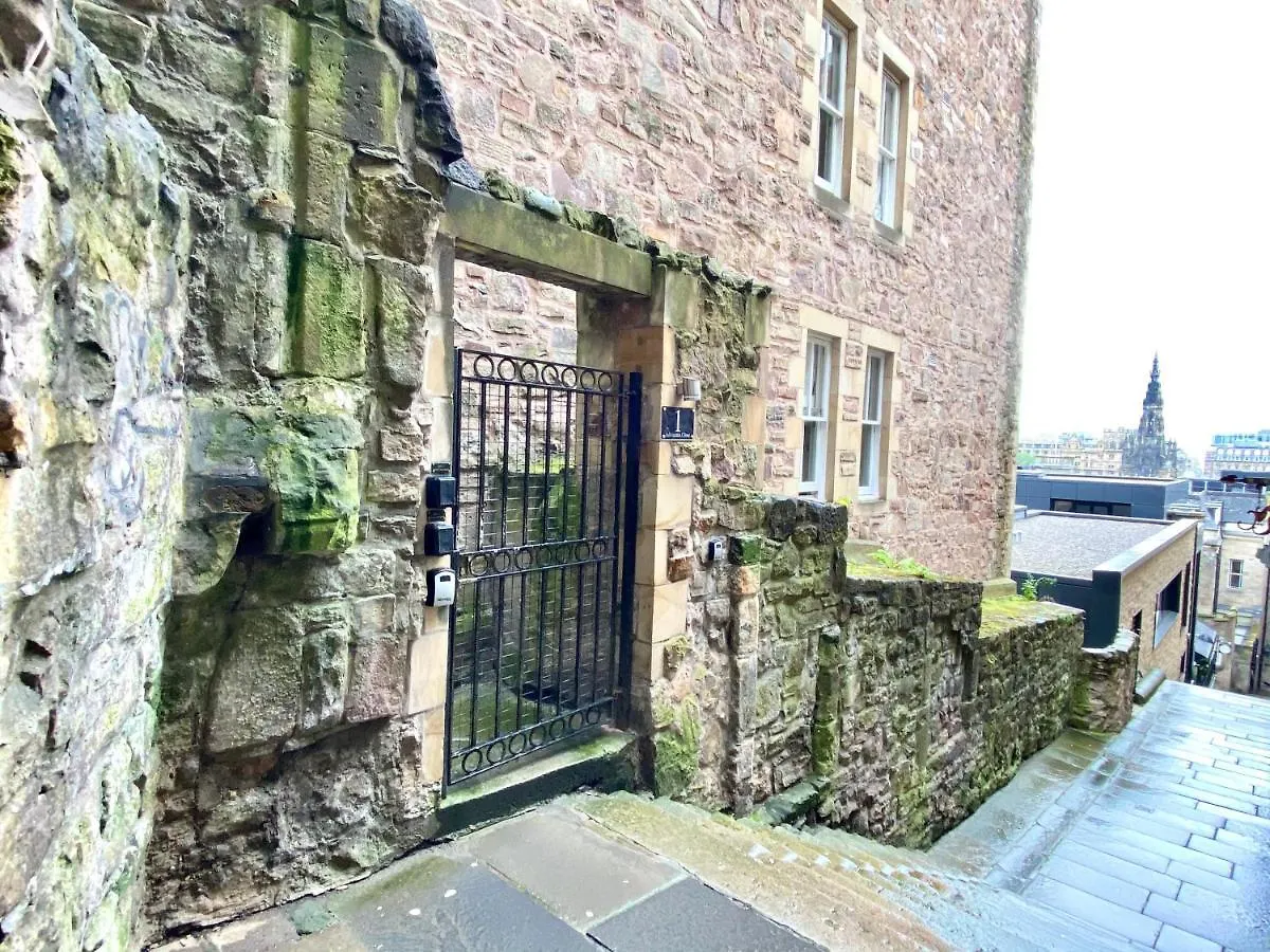 Advocates Apartment Edinburgh